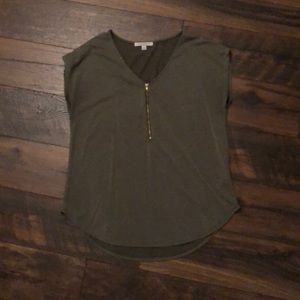 short sleeve top olive green